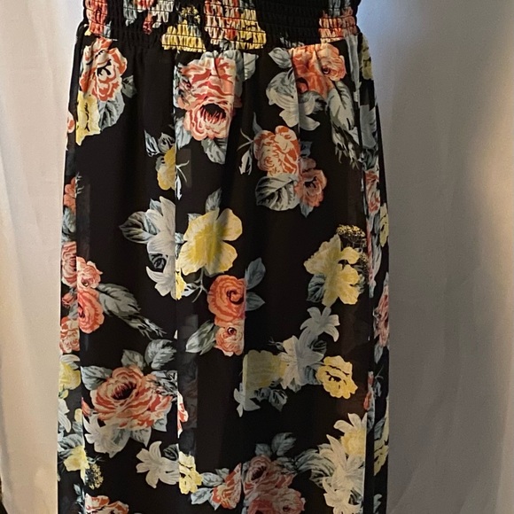 Guess High-Low Floral dress - Picture 4 of 4